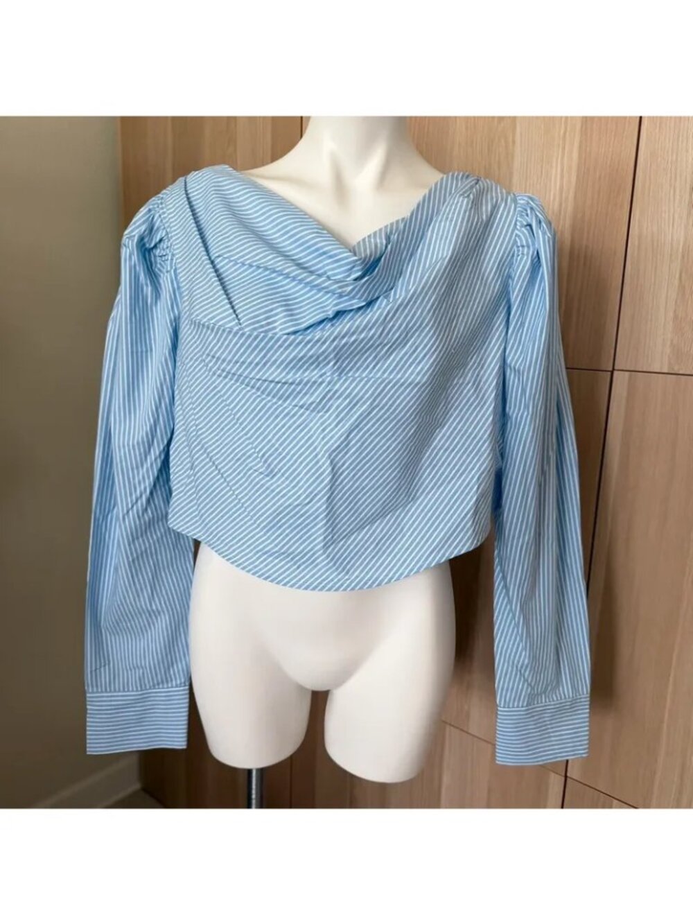 KBB Long Sleeve Cropped Top Size XL